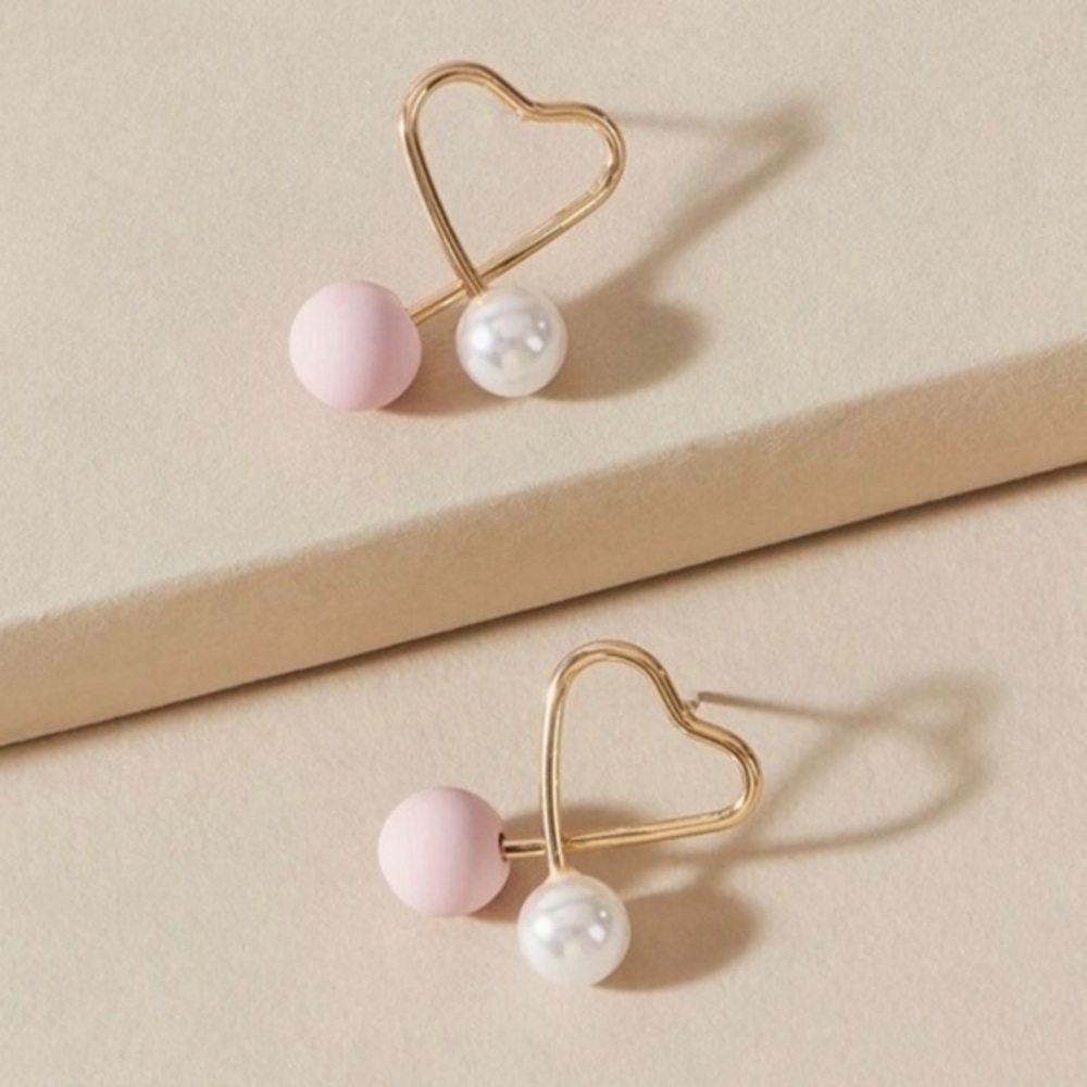 3/$30 💛 Faux Pearl Earrings